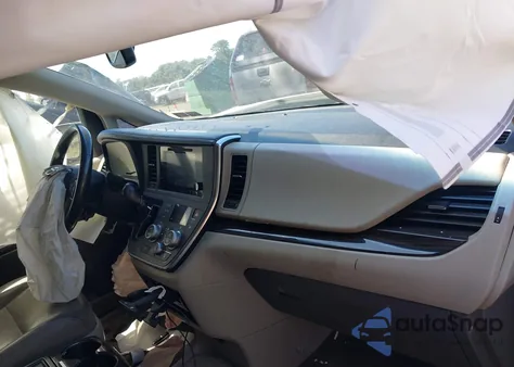 2015 Toyota Sienna Xle Premium 8 Passenger z USA, uszkodzony, nr VIN 5TDYK3DC4FS531226